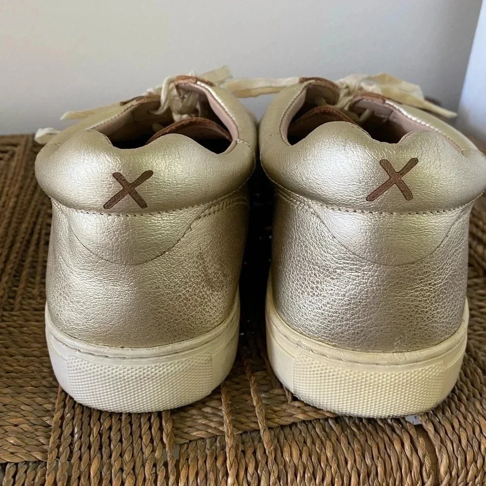 Equivel Shoes Women’s 11 Sneakers Classic Weekender Gold Distressed